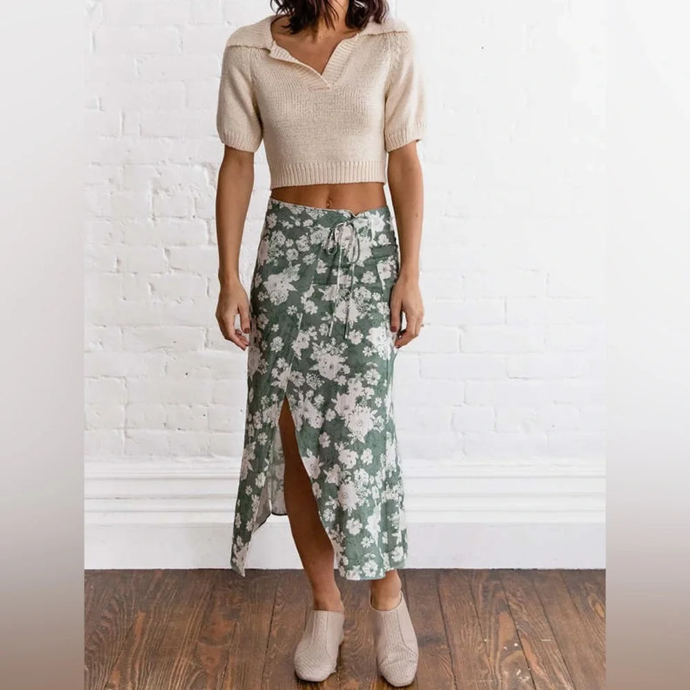 Sage The Label Scarlet Collared Cropped Cream Sweater Size Small
